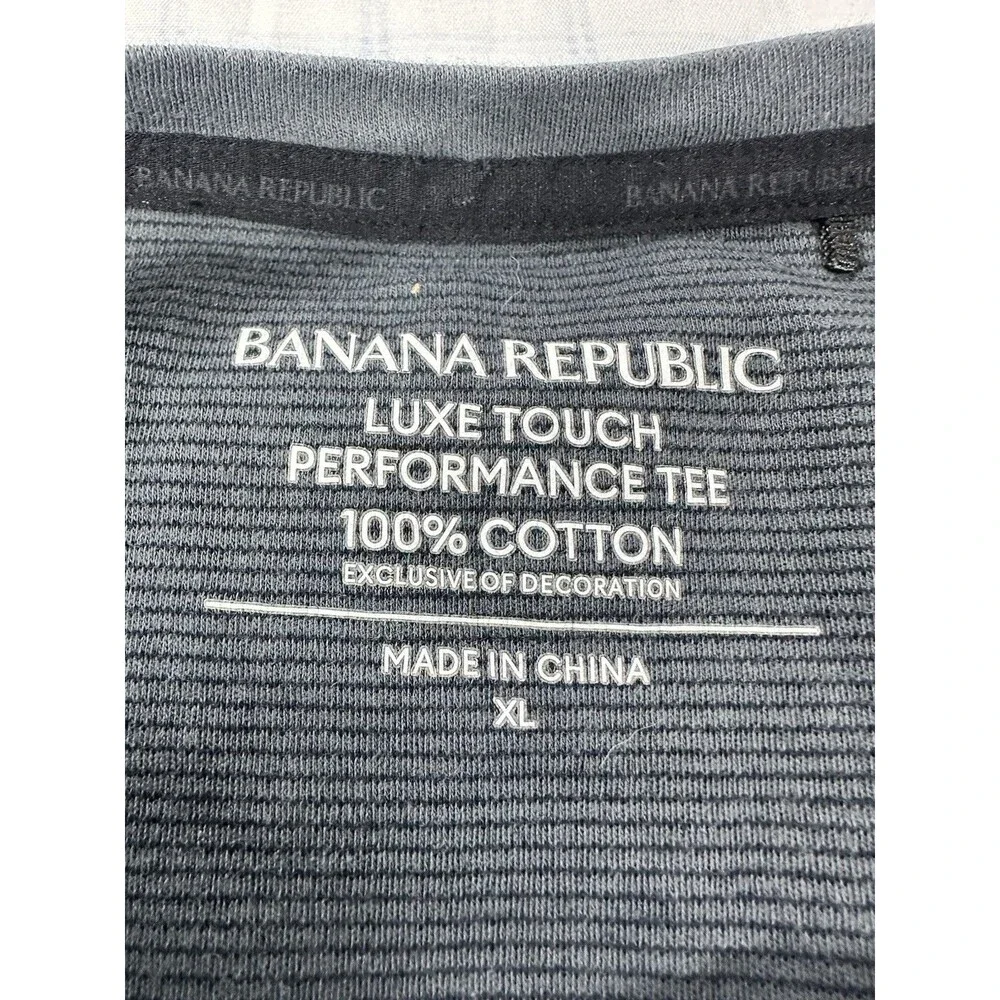 Banana Republic Luxe Touch Performance Tee - Men's XL - Gray Textured Stripe
